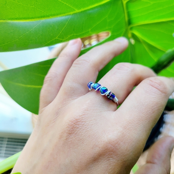 Dainty Handmade Blue Beaded Wire Ring, size 6 - Picture 4 of 5